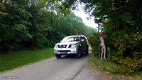 Naked in the passage of a 4X4