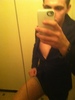 Moi en jupe et bas nylon chair :)