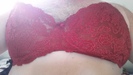 Mes seins dans le rouge