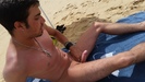 mon homme m exite sur la plage naturiste