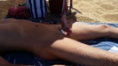 super exiter avec mon cockring et le cul de mon homme toujours sur la plage