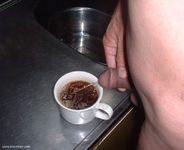 Выглядит хорошо, pisser dans une tasse de thé