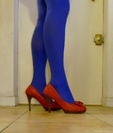Collants bleu + rouge escarpins de 12 cm